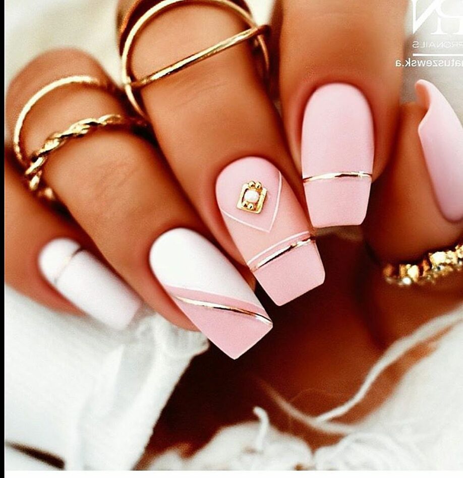 Projekt Paznokci W Kolorze Różowym I Srebrnym Nail Design Pink