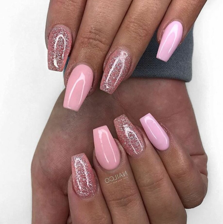 Projekt Paznokci W Kolorze Różowym I Złotym Nail Design Pink